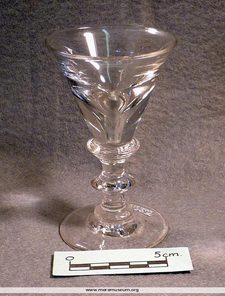 MEREM:2009.88.7 glass Main Image for MEREM:2009.88.7
